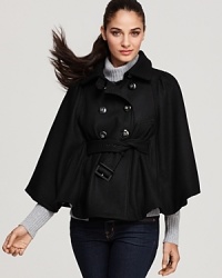 GUESS crops the capelet to a more versatile length, so you can add its instant drama anywhere, anytime. GUESS crops the capelet to a more versatile length, so you can add its instant drama anywhere, anytime.
