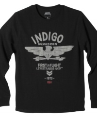 Your style will soar in this Levi's graphic print thermal. Your style will soar in this Levi's graphic print thermal.