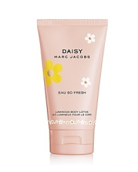 Exhilarating. Bubbly. Playful. Marc Jacobs Daisy Eau So Fresh is a reinterpretation of Daisy: more fruity, more bubbly, more fun! It transports you to a place that is exhilarating, happy, and fun.Olfactive Family – Bubbly Floral FruityTop notes – Natural Raspberry, Grapefruit, PearMid notes – Violet, Wild Rose, Apple BlossomBase notes – Musks, Cedar wood, Plum Exhilarating. Bubbly. Playful. Marc Jacobs Daisy Eau So Fresh is a reinterpretation of Daisy: more fruity, more bubbly, more fun! It transports you to a place that is exhilarating, happy, and fun.Olfactive Family – Bubbly Floral FruityTop notes – Natural Raspberry, Grapefruit, PearMid notes – Violet, Wild Rose, Apple BlossomBase notes – Musks, Cedar wood, Plum
