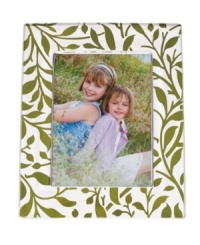 Silhouetted vines unfurl in green on the softly frosted Botanical Boutique picture frame, bringing a fresh hint of the outdoors to to casual interiors. From Lenox. Silhouetted vines unfurl in green on the softly frosted Botanical Boutique picture frame, bringing a fresh hint of the outdoors to to casual interiors. From Lenox.