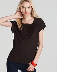 Pleated ruffles add idiosyncratic style to this short-sleeve MARC BY MARC JACOBS jersey top. Pleated ruffles add idiosyncratic style to this short-sleeve MARC BY MARC JACOBS jersey top.