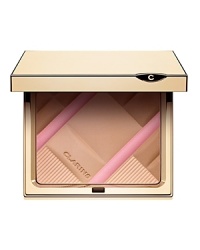 A limited-edition, compact powder for a matte yet radiant complexion. A limited-edition, compact powder for a matte yet radiant complexion.