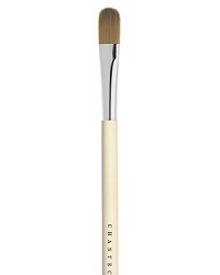 A broad, flat brush to apply concealer evenly and smoothly around the eyes or foundation all over the face. Made of synthetic materials.