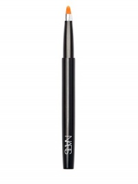 Streamlined, retractable nylon brush for fast, easy, expert application of lipsticks or glosses. Streamlined, retractable nylon brush for fast, easy, expert application of lipsticks or glosses.