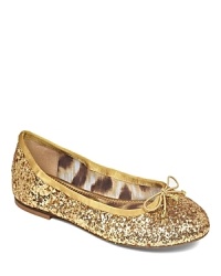 Glitter lovers, get it into your everyday wardrobe rotation with these fab Sam Edelman flats. They'll brighten up your daily commute and beyond. Glitter lovers, get it into your everyday wardrobe rotation with these fab Sam Edelman flats. They'll brighten up your daily commute and beyond.