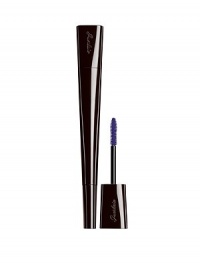This season, the iconic 2 Le Mascara embraces summer with an elegant blue shade that will open up the eyes and give lashes bold length, curl and definition. The outer packaging reveals a chocolate lacquer finish for a unique and stylish touch. This season, the iconic 2 Le Mascara embraces summer with an elegant blue shade that will open up the eyes and give lashes bold length, curl and definition. The outer packaging reveals a chocolate lacquer finish for a unique and stylish touch.