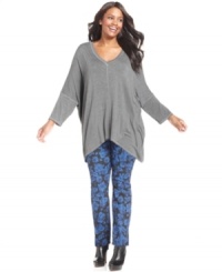 Rock one of the season's most-wanted trends with Seven7 Jeans' printed plus size skinnies! Rock one of the season's most-wanted trends with Seven7 Jeans' printed plus size skinnies!