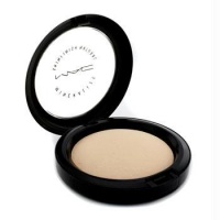 MAC Mineralize Skinfinish Natural Medium MAC Mineralize Skinfinish Natural Medium