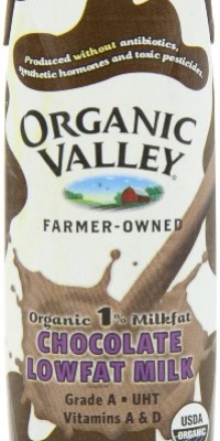 Organic Valley, Lowfat Chocolate Milk (1% Milkfat), 8-Ounce Aseptic Cartons (Pack of 12) Organic Valley, Lowfat Chocolate Milk (1% Milkfat), 8-Ounce Aseptic Cartons (Pack of 12)