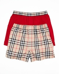 Classic cotton boxer shorts adorned with Burberry's signature check. Classic cotton boxer shorts adorned with Burberry's signature check.