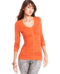 Planet Gold takes a basic top and enhances it with sleek ruching, button-down style and a fit that shows off your curves! Planet Gold takes a basic top and enhances it with sleek ruching, button-down style and a fit that shows off your curves!