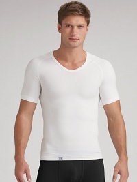 An essential underlayer or workout separate with an exclusive design that builds in physiotherapy taping techniques to gently pull the shoulders back and promote optimal alignment. Seamless stitching and targeted mesh provides a breathable, second skin fit. Polyester/nylon/spandex; machine wash Imported An essential underlayer or workout separate with an exclusive design that builds in physiotherapy taping techniques to gently pull the shoulders back and promote optimal alignment. Seamless stitching and targeted mesh provides a breathable, second skin fit. Polyester/nylon/spandex; machine wash Imported