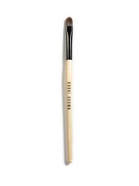 The ideal tool for applying Bobbi's new Long-Wear Cream Shadow formula. Features a brush head designed to pick up and perfectly apply our new shadow. The ideal tool for applying Bobbi's new Long-Wear Cream Shadow formula. Features a brush head designed to pick up and perfectly apply our new shadow.