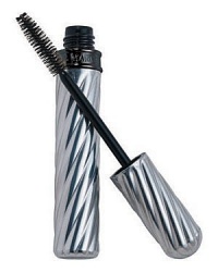 After one use of our thickening mascara, you will understand why it is called Superiore. Infused with a built-in, silk-powder foundation for superior wear, delicate lashes are coddled in natural conditioners while providing smudge-proof, flake-proof coverage. Suitable for contact lens wearers and sensitive eyes. After one use of our thickening mascara, you will understand why it is called Superiore. Infused with a built-in, silk-powder foundation for superior wear, delicate lashes are coddled in natural conditioners while providing smudge-proof, flake-proof coverage. Suitable for contact lens wearers and sensitive eyes.