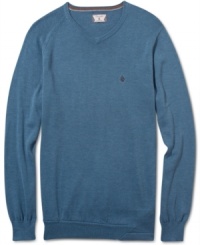 Simple yet stylish, this Volcom sweater is perfect for chilling out after hitting the slopes. Simple yet stylish, this Volcom sweater is perfect for chilling out after hitting the slopes.
