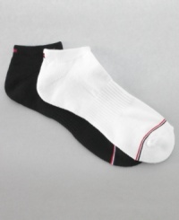 Cropped short for minimal visibility, these Tommy Hilfiger shoe socks are the ideal complement to a sports or running shoe. The sock even has moisture management capabilities for an optimum workout experience. Cropped short for minimal visibility, these Tommy Hilfiger shoe socks are the ideal complement to a sports or running shoe. The sock even has moisture management capabilities for an optimum workout experience.