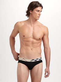 Superior softness and comfort with iconic check detail on the waistband. Elastic waist 92% cotton/8% elastane Machine wash Imported Superior softness and comfort with iconic check detail on the waistband. Elastic waist 92% cotton/8% elastane Machine wash Imported