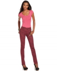 Earl Jeans adds these petite floral printed skinnies to its fashion-forward denim collection. Wear them with sky high heels for glam! Earl Jeans adds these petite floral printed skinnies to its fashion-forward denim collection. Wear them with sky high heels for glam!
