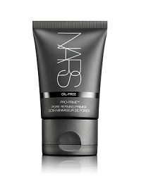 This oil-free primer instantly refines the look of pores, regulates shine and mattifies the skin to create an immaculate canvas. Mineral Powders manage oil in the t-zone and other shine-prone areas while blurring the look of pores, fine lines and wrinkles, setting the stage for a velvety-matte, makeup-ready finish.Pure Lentil Seed Extract diminishes the appearance of dilated pores over time for a more refined appearance to create a soft, smooth, even surface, helping makeup glide on effortlessly and last. Natural Bisabolol and Butterbur Root Extract calm and soothe the skin. A cocktail of vitamins A, C and E help protect the skin from free radical damage. Ultralight and cool to the touch, this gel formula keeps a reservoir of water on tap, helping skin stay fresh and hydrated throughout the day. This oil-free primer instantly refines the look of pores, regulates shine and mattifies the skin to create an immaculate canvas. Mineral Powders manage oil in the t-zone and other shine-prone areas while blurring the look of pores, fine lines and wrinkles, setting the stage for a velvety-matte, makeup-ready finish.Pure Lentil Seed Extract diminishes the appearance of dilated pores over time for a more refined appearance to create a soft, smooth, even surface, helping makeup glide on effortlessly and last. Natural Bisabolol and Butterbur Root Extract calm and soothe the skin. A cocktail of vitamins A, C and E help protect the skin from free radical damage. Ultralight and cool to the touch, this gel formula keeps a reservoir of water on tap, helping skin stay fresh and hydrated throughout the day.