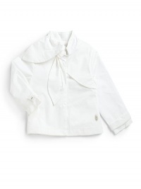 THE LOOKSnap band collar with bow detailHidden snap closures down center frontSide slash pocketsButton tab details on sleevesMother-of-pearl signature logo near hemButton flap at center backTHE MATERIAL98% cotton; 2% elastaneCARE & ORIGINMachine washImported THE LOOKSnap band collar with bow detailHidden snap closures down center frontSide slash pocketsButton tab details on sleevesMother-of-pearl signature logo near hemButton flap at center backTHE MATERIAL98% cotton; 2% elastaneCARE & ORIGINMachine washImported