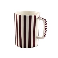 An intensive and bright dark red color that stands out on the pure white of the porcelain is the main feature of the refined fantasy of flowers and fruits that represent the décor of the Claret dinnerware collection. An intensive and bright dark red color that stands out on the pure white of the porcelain is the main feature of the refined fantasy of flowers and fruits that represent the décor of the Claret dinnerware collection.