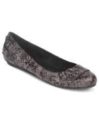 Buckles in front. Buckles in back. Dr. Scholl's First flats are perfectly strapped up from head to toe. Buckles in front. Buckles in back. Dr. Scholl's First flats are perfectly strapped up from head to toe.