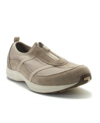 With their unique zipper closure on the vamp plus a comfortable, round-toe silhouette and flexible sole, what's not to love about Easy Spirit's Amore sneakers? With their unique zipper closure on the vamp plus a comfortable, round-toe silhouette and flexible sole, what's not to love about Easy Spirit's Amore sneakers?