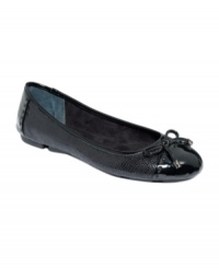 A dainty bow and shiny capped-toe makes Giani Bernini's Ansley flats an excellent choice to complement any polished and professional look. A dainty bow and shiny capped-toe makes Giani Bernini's Ansley flats an excellent choice to complement any polished and professional look.