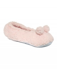 Soothe all your senses with these ballerina slippers by Muk Luks®. Soft faux sherpa cradles your feet while aromatherapy relaxes your mind. Soothe all your senses with these ballerina slippers by Muk Luks®. Soft faux sherpa cradles your feet while aromatherapy relaxes your mind.