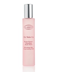 A refreshing mist that sets make-up and prolongs its hold, while providing a feeling of instant freshness and well-being. Also provides continuous hydration. A refreshing mist that sets make-up and prolongs its hold, while providing a feeling of instant freshness and well-being. Also provides continuous hydration.