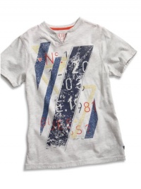 GUESS Kids Boys Big Boys Triangle Slice Tee (8-20), OFF WHITE (12/14) GUESS Kids Boys Big Boys Triangle Slice Tee (8-20), OFF WHITE (12/14)