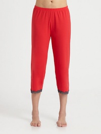 A relaxed silhouette made of fine pima cotton, with contrasting soft-stretch lace trim and an easy elastic waistband. Elasticized waistbandLace trim95% pima cotton/5% elastaneHand washMade in Italy A relaxed silhouette made of fine pima cotton, with contrasting soft-stretch lace trim and an easy elastic waistband. Elasticized waistbandLace trim95% pima cotton/5% elastaneHand washMade in Italy