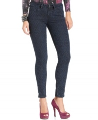 An allover baroque-style print makes these GUESS skinny jeggings a must-have for the fall season! An allover baroque-style print makes these GUESS skinny jeggings a must-have for the fall season!