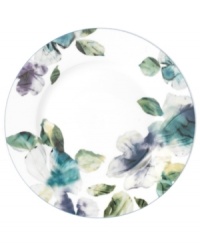 Watercolor florals adorn the canvas of white porcelain that is Mikasa's Paradise Bloom salad plate. A simple silhouette and band of blue complete this essential part of the everyday dinnerware collection.
