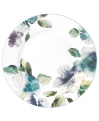 Watercolor florals adorn the canvas of white porcelain that is Mikasa's Paradise Bloom salad plate. A simple silhouette and band of blue complete this essential part of the everyday dinnerware collection.