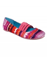Everyday is more fun when you add a few prints. Blowfish's Pradiki flats are the perfect choice. Everyday is more fun when you add a few prints. Blowfish's Pradiki flats are the perfect choice.