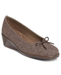 Let comfortable style be your first choice. Aerosoles' Tempire State wedges will fit into your wardrobe so seamlessly. Let comfortable style be your first choice. Aerosoles' Tempire State wedges will fit into your wardrobe so seamlessly.