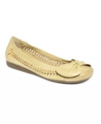 The Marcie flats by Bare Traps are perfect for pirouetting. Cut-out side details and a delicate bow add a little extra to the classic ballet flat. The Marcie flats by Bare Traps are perfect for pirouetting. Cut-out side details and a delicate bow add a little extra to the classic ballet flat.