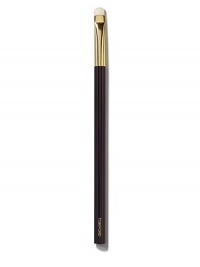 Tom Ford's brush collection is designed to bring ease and luxury to the process of creating your look - they make expert makeup application completely effortless. Line and define the eye with perfection with the Tom Ford Eyeliner and Definer Brush, made with natural hair. Designed to ensure an absolute precise line, it may be used with powder eye shadow and/or Tom Ford's Noir Absolute. Handle is designed for true comfort and balance.