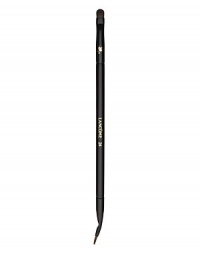 This versatile dual-ended brush is the ideal partner to all eye shadows and gel eyeliners. Designed with two sides for portability and convenience. The sleek tip applies shadow and gel eyeliner precisely and evenly to the perimeter of the eye, while the tapered, flat rounded side perfectly smudges shadow or gel eyeliner for a smoky, softly lined look.