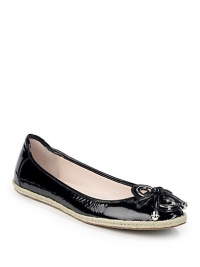 THE LOOKPatent leather designBow and grommet detailsRaffia trimPadded insoleTHE MATERIALLeather upperLeather liningRubber soleORIGINImported THE LOOKPatent leather designBow and grommet detailsRaffia trimPadded insoleTHE MATERIALLeather upperLeather liningRubber soleORIGINImported