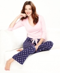 Take a cue from the season of gift giving and tie yourself up in these soft cotton pajamas by Nautica. Plaid pants feature a satin ribbon drawstring. Comes conveniently wrapped for easy gift-giving. Take a cue from the season of gift giving and tie yourself up in these soft cotton pajamas by Nautica. Plaid pants feature a satin ribbon drawstring. Comes conveniently wrapped for easy gift-giving.