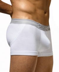 Face it, you're a modern man, which means you need real support and not just empty promises. This dual-lifting trunk construction from 2(x)ist keeps you well-prepared for the gym and on the top of your game in all of your favorite looks. Face it, you're a modern man, which means you need real support and not just empty promises. This dual-lifting trunk construction from 2(x)ist keeps you well-prepared for the gym and on the top of your game in all of your favorite looks.