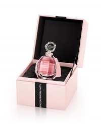 Flowerbomb is a floral explosion, a profusion of flowers that has the power to make everything more positive. Flowerbomb returns to the original, intimate gesture of perfume with an overdose of noble patchouli and reinforced gourmand facets to bring a new intensity to the delicious Flowerbomb fragrance. The new Extrait de Parfum, a bewitching and long-lasting concentrate, is presented in a luxurious jewelry box to reveal the delicately hand-packaged diamond bottle inside. Flowerbomb Extrait de Parfum, 0.67 fl. oz. (20 mL) Flowerbomb is a floral explosion, a profusion of flowers that has the power to make everything more positive. Flowerbomb returns to the original, intimate gesture of perfume with an overdose of noble patchouli and reinforced gourmand facets to bring a new intensity to the delicious Flowerbomb fragrance. The new Extrait de Parfum, a bewitching and long-lasting concentrate, is presented in a luxurious jewelry box to reveal the delicately hand-packaged diamond bottle inside. Flowerbomb Extrait de Parfum, 0.67 fl. oz. (20 mL)
