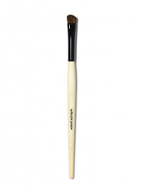 Ideal for applying shadow in the corner, in the crease or all over the lid. It is especially handy for contouring and smudging. Designed to be used with all Bobbi Brown powder eye shadow formulas. About 6½ long. Ideal for applying shadow in the corner, in the crease or all over the lid. It is especially handy for contouring and smudging. Designed to be used with all Bobbi Brown powder eye shadow formulas. About 6½ long.