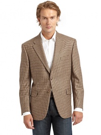 THE LOOKLuxe 2-ply cashmere from expertly maintained inner Mongolian cashmere goatsFeatures long, fine THE LOOKLuxe 2-ply cashmere from expertly maintained inner Mongolian cashmere goatsFeatures long, fine