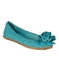 Country girl chic. Raw edges and espadrille detailing roughen up the sweet look of the flower-topped Petaluma flats by Dr. Scholl's. Country girl chic. Raw edges and espadrille detailing roughen up the sweet look of the flower-topped Petaluma flats by Dr. Scholl's.