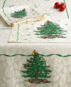 In beautiful winter white with a jacquard weave, these cloth napkins make the perfect addition to your Spode Christmas Tree collection. Featuring dashing green garlands strung around the classic tree print. Each measures 20 x 20.