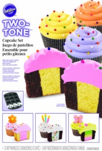 Wilton 2105-7783 Two Tone Cupcake Baking Set Wilton 2105-7783 Two Tone Cupcake Baking Set