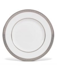 A glowing complement to the Vera Wang Wedgwood Lace dinnerware and dishes collection, this accent plate lends soft contrast to your table for a luxuriously coordinated presentation.